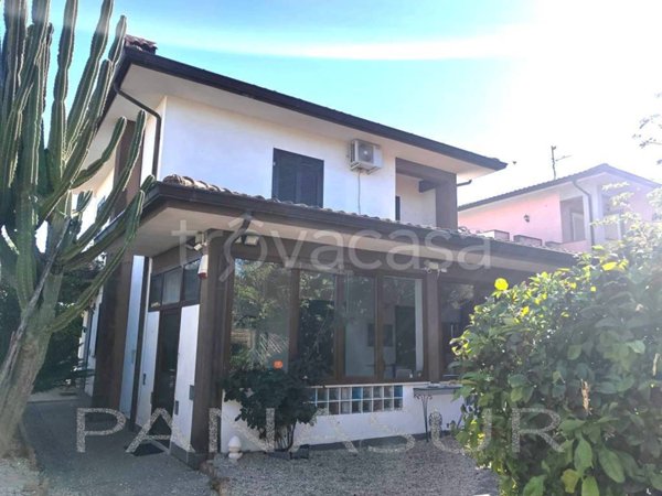 casa indipendente in vendita a Genzano di Roma