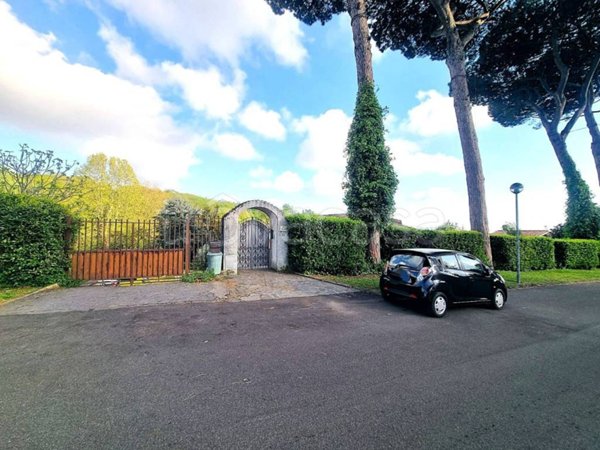 terreno edificabile in vendita a Genzano di Roma