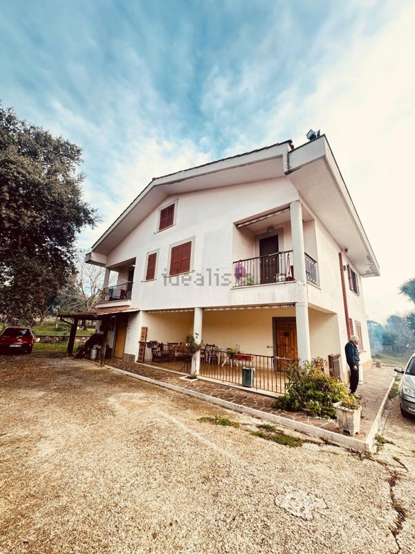 casa indipendente in vendita a Genzano di Roma