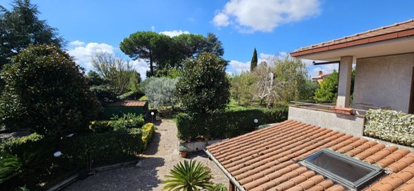casa indipendente in vendita a Genzano di Roma