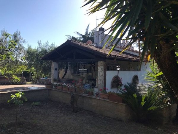 casa indipendente in vendita a Genzano di Roma