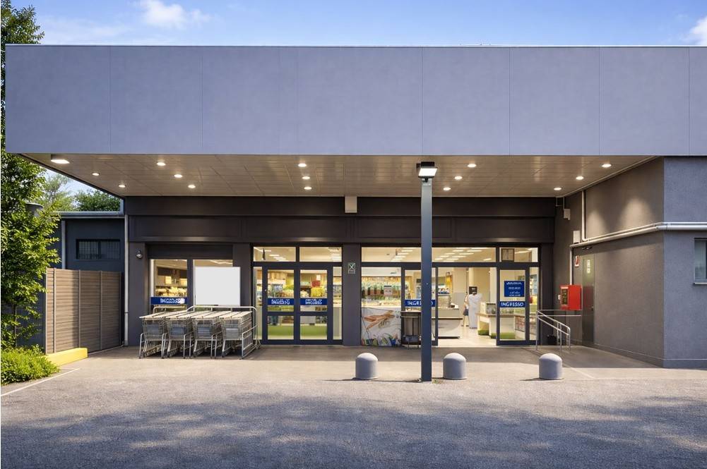 negozio in vendita a Genzano di Roma in zona Landi