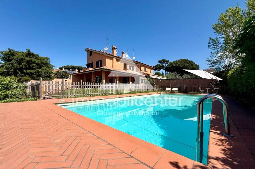casa indipendente in vendita a Genzano di Roma