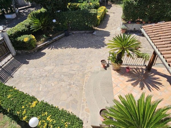 casa indipendente in vendita a Genzano di Roma