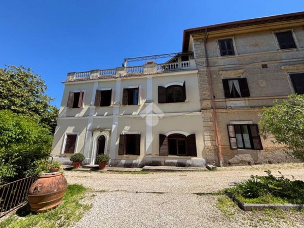 casa indipendente in vendita a Genzano di Roma
