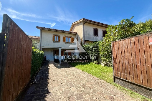 casa indipendente in vendita a Genzano di Roma