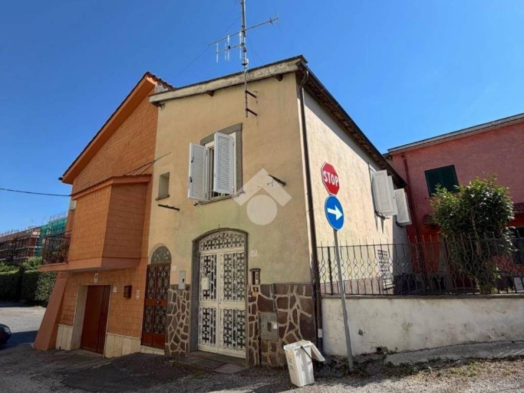 casa indipendente in vendita a Genzano di Roma