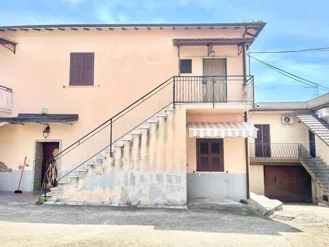 appartamento in vendita a Genzano di Roma in zona Landi