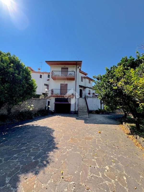 casa indipendente in vendita a Genzano di Roma