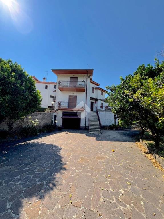 casa indipendente in vendita a Genzano di Roma