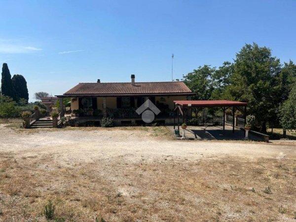 casa indipendente in vendita a Genzano di Roma