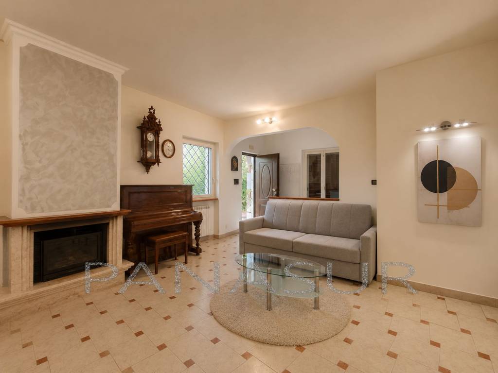 casa indipendente in vendita a Genzano di Roma in zona Landi