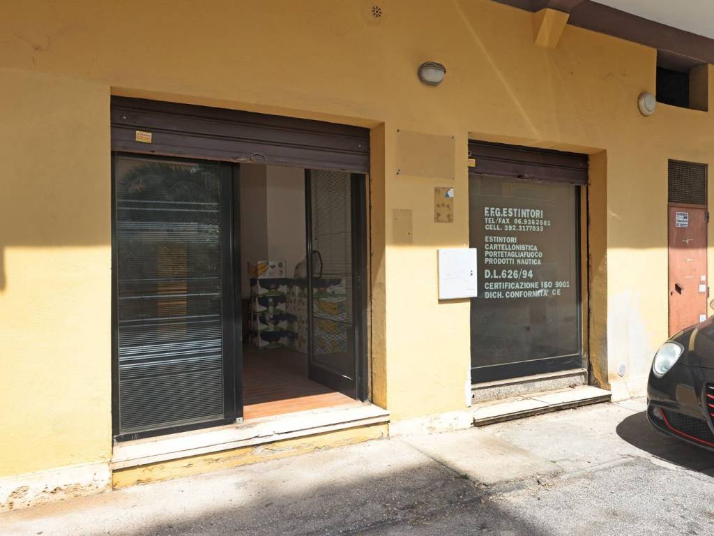 negozio in vendita a Genzano di Roma