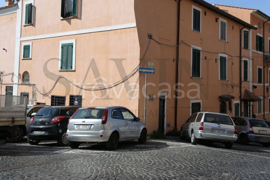 negozio in vendita a Genzano di Roma