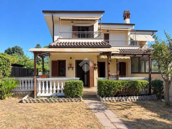casa indipendente in vendita a Genzano di Roma