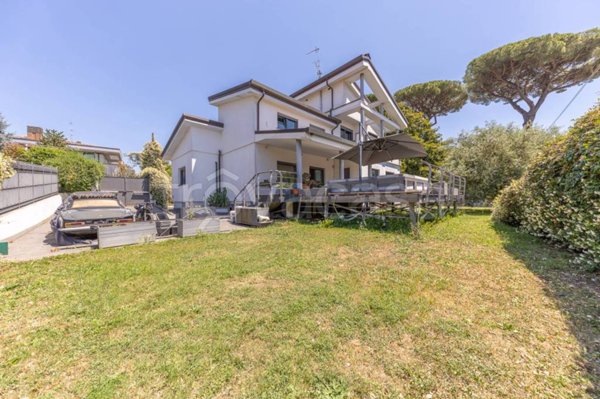 casa indipendente in vendita a Genzano di Roma