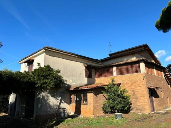 casa indipendente in vendita a Genzano di Roma in zona Landi