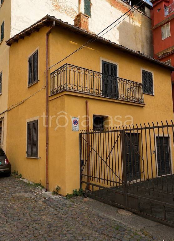 casa indipendente in vendita a Genzano di Roma