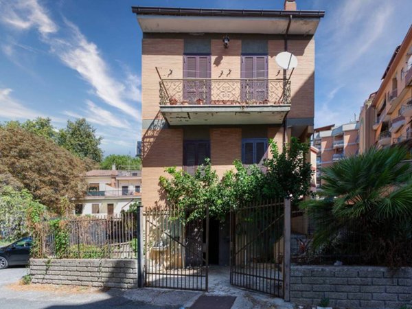 casa indipendente in vendita a Genzano di Roma