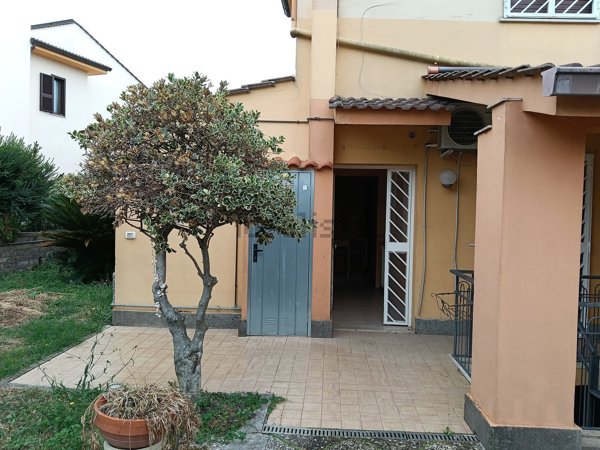 casa indipendente in vendita a Genzano di Roma