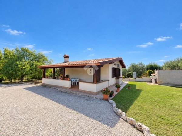 casa indipendente in vendita a Genzano di Roma in zona Muti