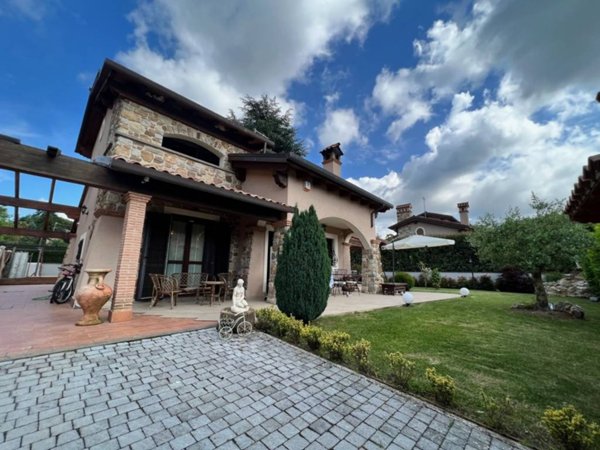 casa indipendente in vendita a Grottaferrata in zona Molara