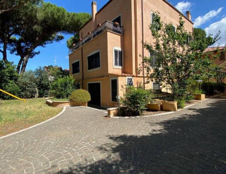 casa indipendente in vendita a Grottaferrata