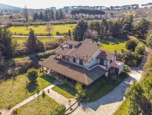 casa indipendente in vendita a Grottaferrata