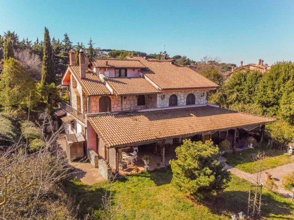 casa indipendente in vendita a Grottaferrata