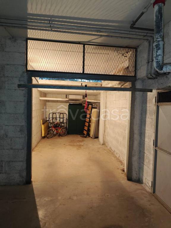 locale di sgombero in vendita a Grottaferrata