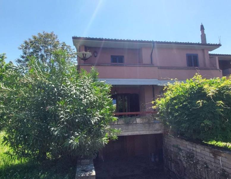 casa indipendente in vendita a Grottaferrata
