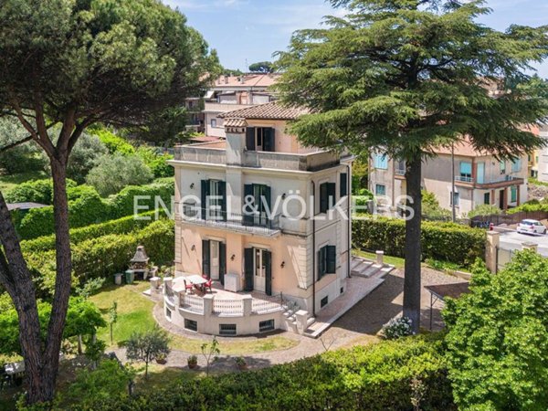casa indipendente in vendita a Grottaferrata