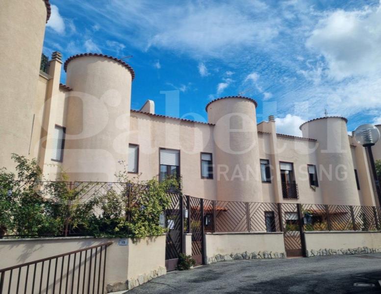 casa indipendente in vendita a Grottaferrata