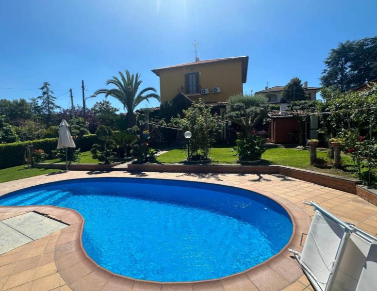 casa indipendente in vendita a Grottaferrata