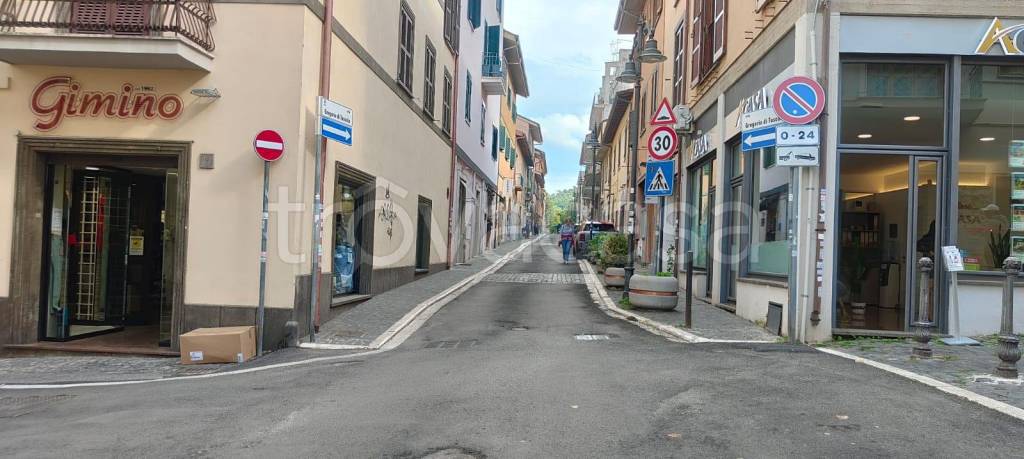 negozio in vendita a Grottaferrata