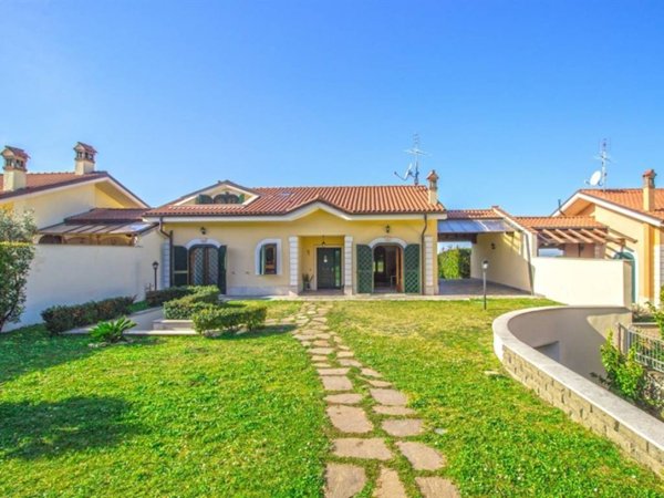 casa indipendente in vendita a Grottaferrata