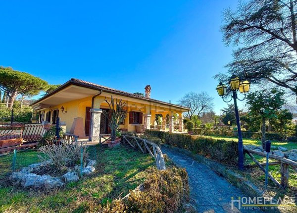 casa indipendente in vendita a Grottaferrata