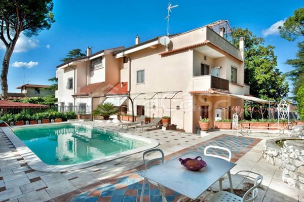 casa indipendente in vendita a Grottaferrata