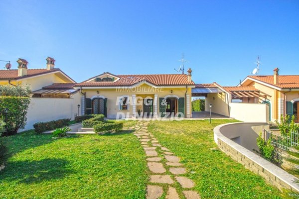 casa indipendente in vendita a Grottaferrata