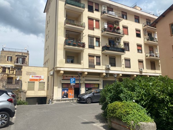 locale di sgombero in vendita a Grottaferrata