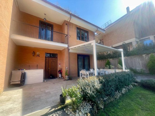 casa indipendente in vendita a Grottaferrata