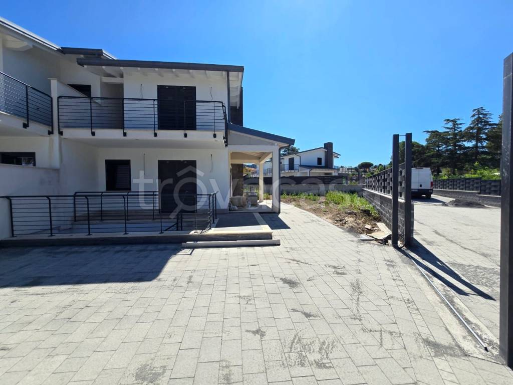 casa indipendente in vendita a Grottaferrata