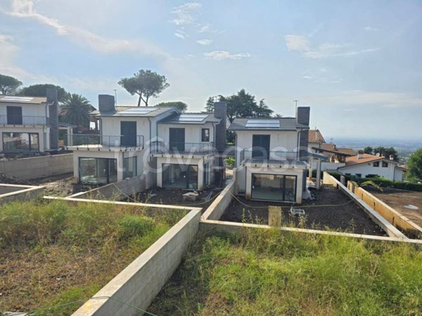 casa indipendente in vendita a Grottaferrata