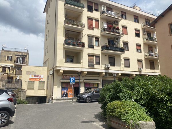 locale di sgombero in vendita a Grottaferrata