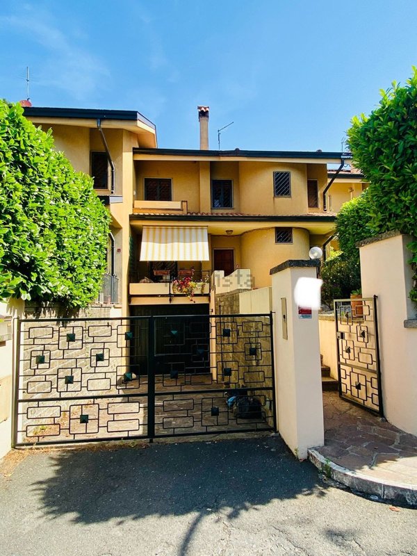 casa semindipendente in vendita a Grottaferrata