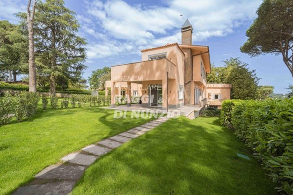 casa indipendente in vendita a Grottaferrata