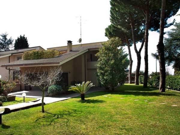 casa indipendente in vendita a Grottaferrata