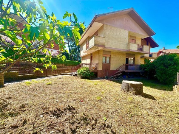 casa indipendente in vendita a Grottaferrata in zona Molara