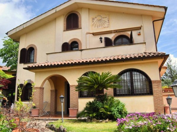 casa indipendente in vendita a Grottaferrata