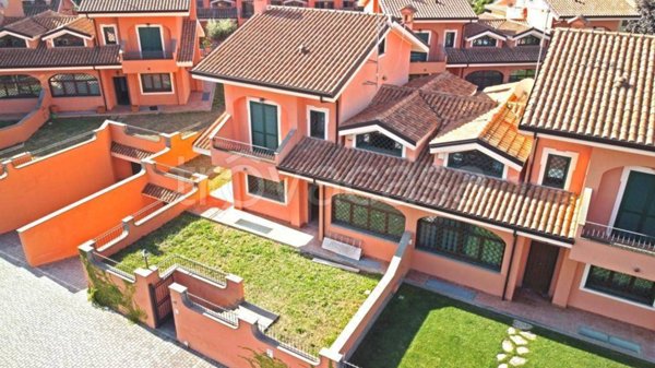 casa indipendente in vendita a Grottaferrata